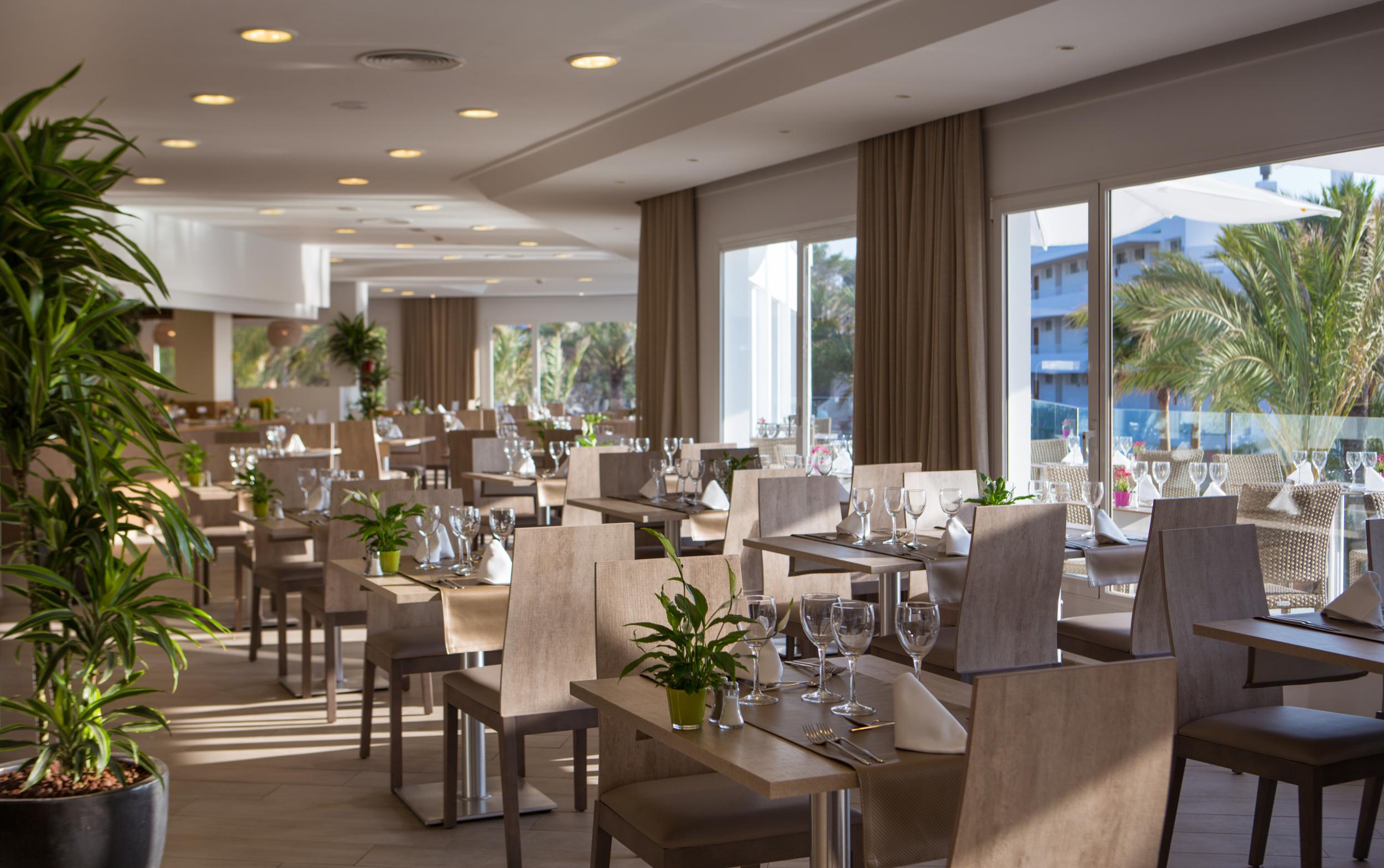 Insotel Tarida Beach Resort & Spa Cala Tarida  Exterior photo